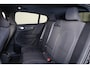 Volvo EC40 Extended Range Plus 82 kWh - Panoramadak - IntelliSafe Assist & Surround - 360º Camera - Verwarmde voorstoelen, stuur & achterbank - Parkeersensoren voor & achter - Elektr. bedienb. bestuurdersstoel met geheugen - Draadloze tel. lader - Warmtepomp - Extra getint glas - Inklapbare trekhaak - 19' LMV