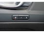 Volvo EC40 Extended Range Plus 82 kWh - Panoramadak - IntelliSafe Assist & Surround - 360º Camera - Verwarmde voorstoelen, stuur & achterbank - Parkeersensoren voor & achter - Elektr. bedienb. bestuurdersstoel met geheugen - Draadloze tel. lader - Warmtepomp - Extra getint glas - Inklapbare trekhaak - 19' LMV