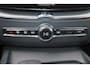 Volvo XC60 B4 Momentum - IntelliSafe Assist & Surround - Harman/Kardon audio - Adaptieve LED koplampen - Parkeercamera achter - Verwarmde voorstoelen & stuur - Parkeersensoren voor & achter - Elektr. bedienb. voorstoelen met geheugen - 18' LMV