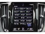 Volvo XC60 B4 Momentum - IntelliSafe Assist & Surround - Harman/Kardon audio - Adaptieve LED koplampen - Parkeercamera achter - Verwarmde voorstoelen & stuur - Parkeersensoren voor & achter - Elektr. bedienb. voorstoelen met geheugen - 18' LMV