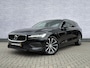 Volvo V60 2.0 B3 Momentum Business | Adaptieve Cruise Control | Parkeercamera | Harman Kardon Audio | Apple CarPlay & Android Auto | Donker Getint Glas | 18" Lichtmetalen Velgen |