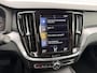 Volvo V60 2.0 B3 Momentum Business | Adaptieve Cruise Control | Parkeercamera | Harman Kardon Audio | Apple CarPlay & Android Auto | Donker Getint Glas | 18" Lichtmetalen Velgen |