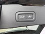 Volvo V60 2.0 B3 Momentum Business | Adaptieve Cruise Control | Parkeercamera | Harman Kardon Audio | Apple CarPlay & Android Auto | Donker Getint Glas | 18" Lichtmetalen Velgen |