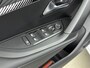 Peugeot e-2008 SUV EV 156pk 54 kWh Allure | ACCU 98% | Camera | Draadloos Carplay | Cruise Control Adaptief met Stop&Go