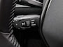 Peugeot e-2008 EV Allure Pack 50 kWh 136pk Automaat | Navigatie | Adaptieve Cruise Control | LED | Climate Control | Camera | 17"LMV | Stoelverwarming | Keyless Entry/Start |
