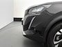 Peugeot e-2008 EV Allure Pack 50 kWh 136pk Automaat | Navigatie | Adaptieve Cruise Control | LED | Climate Control | Camera | 17"LMV | Stoelverwarming | Keyless Entry/Start |