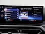 BMW 3-Serie Touring 320i | M-Pakket | Panoramadak | Trekhaak Ele.wegklapbaar | Apple CarPlay/Android Auto | Curved Display | Stuur/Stoelverwarming | Interieur Verlichting | Sportstoelen | Camera | DAB | Ele. kofferdeksel |