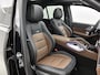 Mercedes-Benz GLE AMG 53 Hybrid 4MATIC+ Night Edition Premium Plus | Winterpakket | Remklauwen in rood | Sierelementen AMG carbon | Trekhaak | Verlichte treeplanken | MAGIC VISION CONTROL | Dashcam | 22 inch kruisspaaks lichtmetalen AMG-velgen |