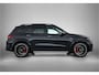 Mercedes-Benz GLE AMG 53 Hybrid 4MATIC+ Night Edition Premium Plus | Winterpakket | Remklauwen in rood | Sierelementen AMG carbon | Trekhaak | Verlichte treeplanken | MAGIC VISION CONTROL | Dashcam | 22 inch kruisspaaks lichtmetalen AMG-velgen |