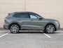 Volkswagen Tiguan R-Line Edition 1.5 eHybrid 204 PK | Harman Kardon | Trekhaak | LED Matrix | Panoramadak | Navigatie | 360 Camera | Stoel- en stuurverwarming