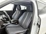 Peugeot 2008 1.2 Allure 100pk | Navigatie | Climate Control | Cruise Control | 17"LMV | LED | Camera | Apple Carplay/Android Auto |