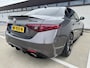 Alfa Romeo Giulia 2.0T Super Veloce Tuning 310PK | Full Carbon | Leer | Appel-Android | 19" Breedset || Schakelflippers | Xenon |