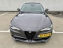 Alfa Romeo Giulia 2.0T Super Veloce Tuning 310PK | Full Carbon | Leer | Appel-Android | 19" Breedset || Schakelflippers | Xenon |