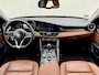 Alfa Romeo Giulia 2.0T Super Veloce Tuning 310PK | Full Carbon | Leer | Appel-Android | 19" Breedset || Schakelflippers | Xenon |