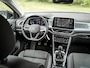 Volkswagen T-Roc 1.0 TSI Style // navigatie // pdc // stoelverwarming