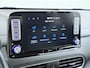 Hyundai Kona Electric EV 64kWh 204pk Premium Warmtepomp Leer Head-Up Display Apple Carplay Android Navi Camera Elektr.Stoelen+Verwarmd+Ventilatie Adaptive Cruise/Stop&Go Led Keyless DAB+ Verwarmd Stuur Pdc Subwoofer Bluetooth Dodehoek detector Privacy Glas Rijstrooksensor Origineel Nederlandse EV