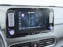 Hyundai Kona Electric EV 64kWh 204pk Premium Warmtepomp Leer Head-Up Display Apple Carplay Android Navi Camera Elektr.Stoelen+Verwarmd+Ventilatie Adaptive Cruise/Stop&Go Led Keyless DAB+ Verwarmd Stuur Pdc Subwoofer Bluetooth Dodehoek detector Privacy Glas Rijstrooksensor Origineel Nederlandse EV
