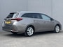 Toyota Auris 1.8 Hybrid Dynamic / Panoramadak / Cruise Control / Electronic Climate Control / Navigatie / Bluetooth / Lichtmetalen Velgen 16" / Achteruitrij Camera /