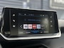 Peugeot 2008 1.2 PureTech Active Pack | Trekhaak | Navigatie | Climate Control | Cruise Control | Navigatie | Lichtmetalen velgen met Allseason banden | DAB | Apple Carplay/Android Auto |