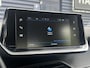 Peugeot 2008 1.2 PureTech Active Pack | Trekhaak | Navigatie | Climate Control | Cruise Control | Navigatie | Lichtmetalen velgen met Allseason banden | DAB | Apple Carplay/Android Auto |