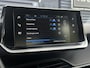 Peugeot 2008 1.2 PureTech Active Pack | Trekhaak | Navigatie | Climate Control | Cruise Control | Navigatie | Lichtmetalen velgen met Allseason banden | DAB | Apple Carplay/Android Auto |
