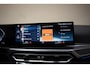 BMW i4 eDrive40 M-Sport shadow 84 kWh 3-Fase [ Leder Stoelverwarming Trekhaak Navi Sfeerverlichting Apple / Android ]