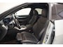 BMW i4 eDrive40 M-Sport shadow 84 kWh 3-Fase [ Leder Stoelverwarming Trekhaak Navi Sfeerverlichting Apple / Android ]