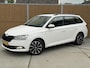 Skoda Fabia Combi 1.0 TSI Business Edition Trekhaak | Navigatiesysteem | Airconditioning | Multifunctioneel stuurwiel | Cruise control | Apple CarPlay/Android Auto | DAB ontvangst | Zwart optiek | Parkeersensoren achter