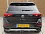 Volkswagen T-Roc 1.0 TSI Life Business Trekhaak | Stoelverwarming | Climate control | Cruise control adaptief | LED verlichting | DAB radioontvangst | Apple CarPlay/Android Auto | Achteruitrijcamera | Parkeersensoren voor en achter