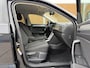Volkswagen T-Roc 1.0 TSI Life Business Trekhaak | Stoelverwarming | Climate control | Cruise control adaptief | LED verlichting | DAB radioontvangst | Apple CarPlay/Android Auto | Achteruitrijcamera | Parkeersensoren voor en achter