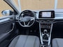 Volkswagen T-Roc 1.0 TSI Life Business Trekhaak | Stoelverwarming | Climate control | Cruise control adaptief | LED verlichting | DAB radioontvangst | Apple CarPlay/Android Auto | Achteruitrijcamera | Parkeersensoren voor en achter