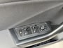 Volkswagen T-Roc 1.0 TSI Life Business Trekhaak | Stoelverwarming | Climate control | Cruise control adaptief | LED verlichting | DAB radioontvangst | Apple CarPlay/Android Auto | Achteruitrijcamera | Parkeersensoren voor en achter