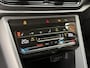 Volkswagen T-Roc 1.0 TSI Life Business Trekhaak | Stoelverwarming | Climate control | Cruise control adaptief | LED verlichting | DAB radioontvangst | Apple CarPlay/Android Auto | Achteruitrijcamera | Parkeersensoren voor en achter