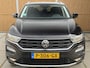 Volkswagen T-Roc 1.5 TSI Style Business Automaat | Climate control | Cruise control adaptief | Navigatiesysteem | Apple CarPlay/Android Auto | Rijstrooksensor | 17 inch velgen | Getint glas | Achteruitrijcamera | Parkeersensoren voor en achter