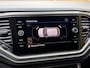 Volkswagen T-Roc 1.5 TSI Style Business Automaat | Climate control | Cruise control adaptief | Navigatiesysteem | Apple CarPlay/Android Auto | Rijstrooksensor | 17 inch velgen | Getint glas | Achteruitrijcamera | Parkeersensoren voor en achter
