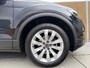 Volkswagen T-Roc 1.5 TSI Style Business Automaat | Climate control | Cruise control adaptief | Navigatiesysteem | Apple CarPlay/Android Auto | Rijstrooksensor | 17 inch velgen | Getint glas | Achteruitrijcamera | Parkeersensoren voor en achter