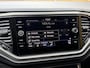 Volkswagen T-Roc 1.5 TSI Style Business Automaat | Climate control | Cruise control adaptief | Navigatiesysteem | Apple CarPlay/Android Auto | Rijstrooksensor | 17 inch velgen | Getint glas | Achteruitrijcamera | Parkeersensoren voor en achter