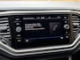 Volkswagen T-Roc 1.5 TSI Style Business Automaat | Climate control | Cruise control adaptief | Navigatiesysteem | Apple CarPlay/Android Auto | Rijstrooksensor | 17 inch velgen | Getint glas | Achteruitrijcamera | Parkeersensoren voor en achter