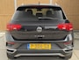 Volkswagen T-Roc 1.5 TSI Style Business Automaat | Climate control | Cruise control adaptief | Navigatiesysteem | Apple CarPlay/Android Auto | Rijstrooksensor | 17 inch velgen | Getint glas | Achteruitrijcamera | Parkeersensoren voor en achter