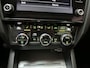 Skoda Octavia Combi 1.0 TSI Greentech Business Edition Leder-Stof Stoelverwarming Navigatie Parkeersensoren