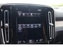 Volvo XC40 T4 Recharge Black Edition| Stoelverwarming | Trekhaak | Parkeercamera | Panoramadak | H/K | Glossy Black | Keyless