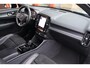 Volvo XC40 T4 Recharge Black Edition| Stoelverwarming | Trekhaak | Parkeercamera | Panoramadak | H/K | Glossy Black | Keyless