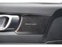 Volvo XC40 T4 Recharge Black Edition| Stoelverwarming | Trekhaak | Parkeercamera | Panoramadak | H/K | Glossy Black | Keyless