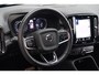 Volvo XC40 T4 Recharge Black Edition| Stoelverwarming | Trekhaak | Parkeercamera | Panoramadak | H/K | Glossy Black | Keyless