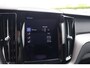 Volvo XC60 T6 Recharge AWD R-Design | Stoelverwarming | Trekhaak | Panoramadak | Leder | Pilot Assist | BLIS | Keyless