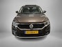 Volkswagen T-Roc 1.0 TSI 115pk Style · Panoramadak · Camera · Apple/Android Car Play · Trekhaak · ACC · Alarmklasse 3 · Active Info Display · Draadloze Telefoonlader ·