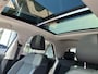 Volkswagen T-Roc 1.0 TSI Style · Panoramadak · Camera + Parkeersensoren · Trekhaak · Garantie t/m 25-08-2026 of 100000km.