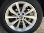 Volkswagen T-Roc 1.0 TSI Style · Panoramadak · Camera + Parkeersensoren · Trekhaak · Garantie t/m 25-08-2026 of 100000km.