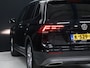 Volkswagen Tiguan Allspace 1.5 TSI Comfortline Business [SCHUIFDAK, APPLE CARPLAY, ANDROID AUTO, VIRTUAL COCKPIT, MASSAGE STOEL, VELOURS BEKLEDING, STOELVERWARMING, PARKEERSENSOR VOOR+ACHTER, NIEUWSTAAT]