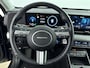 Hyundai Kona 1.6 GDI HEV PREMIUM SKY | NAVI | OPEN DAK | LEDER | 360 CAMERA | CLIMA | CRUISE ADAPT. | STOEL- & STUURVERWARMING + COOLING | APPLE CAR PLAY & ANDROID AUTO | 18'' LM VELGEN | FABRIEKSGARANTIE GELDIG T/M 2-2030! |